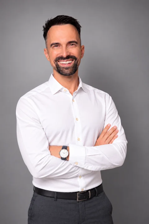 Dr. Marc Elstner